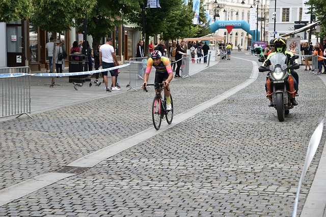 并进一步理 并进一步理